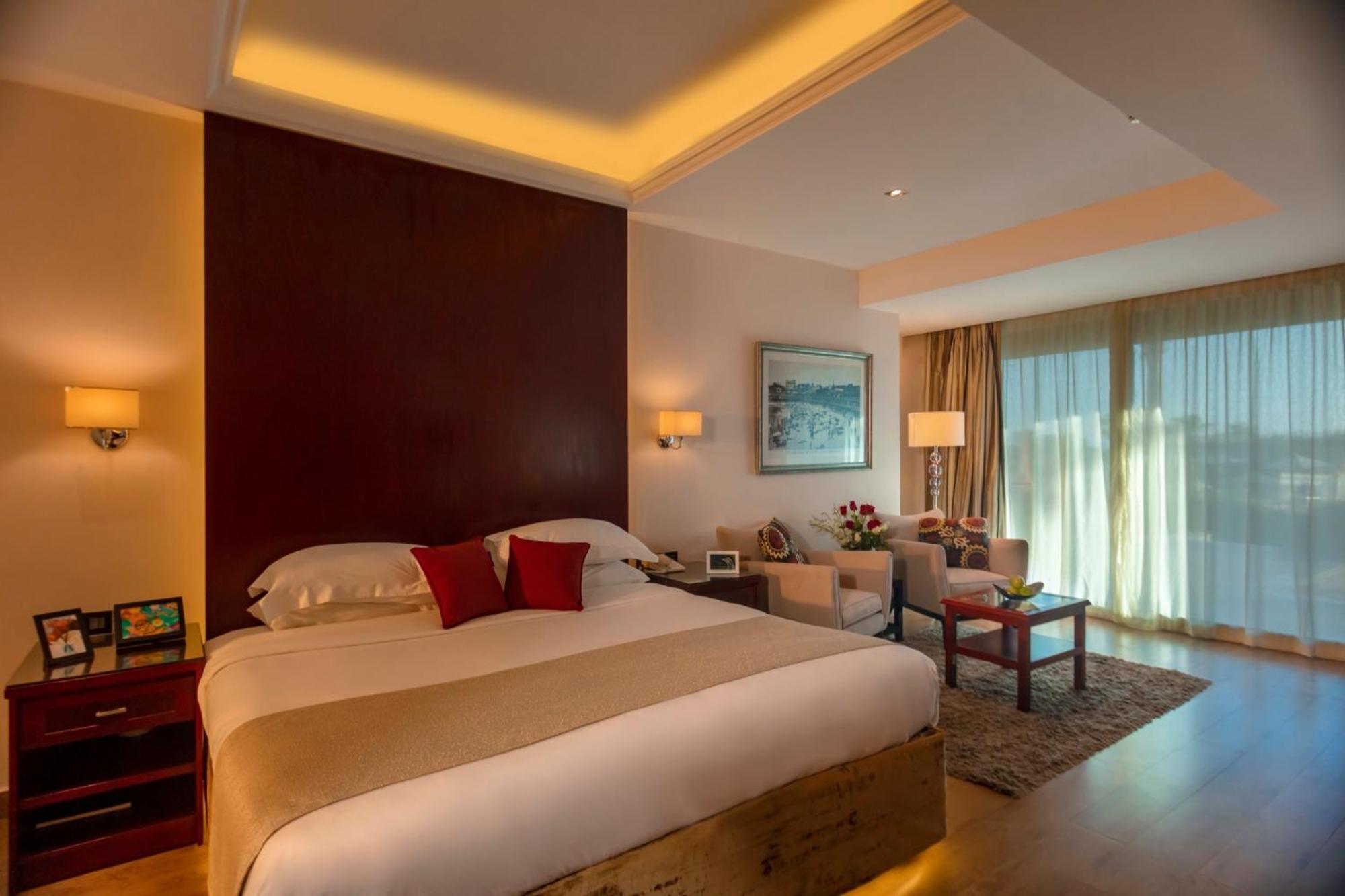Hotel Royal Savoy Sharm El Sheikh Exterior foto A room at the hotel
