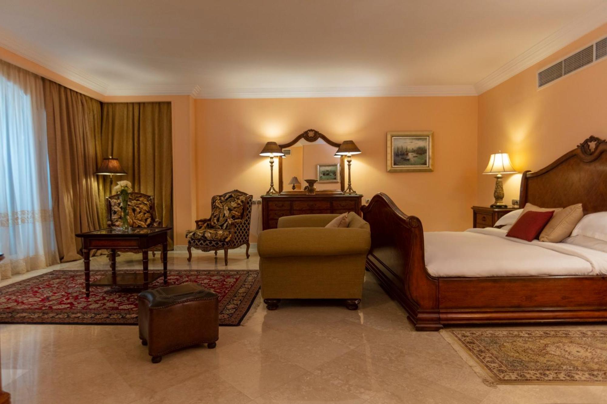 Hotel Royal Savoy Sharm El Sheikh Exterior foto A bedroom at the hotel